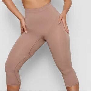 SKIMS Tan Shapewear Leggings Strong Support New Size M